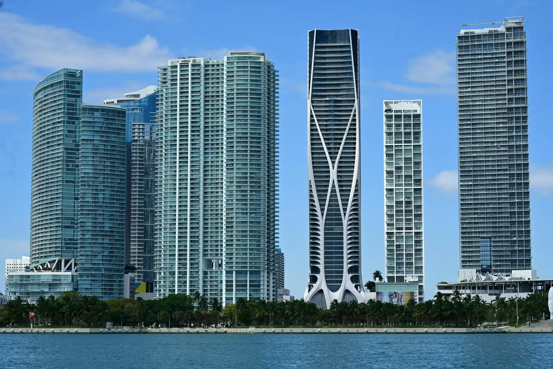 Aerial view of Miami waterways for a guide to avoiding moving mistakes
